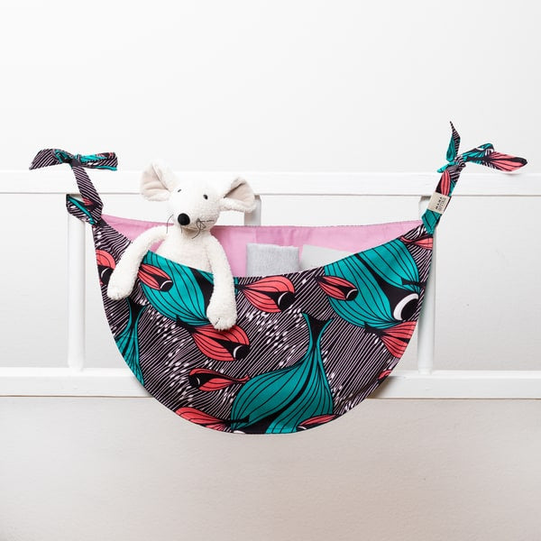 Toys Hammock - Green & Pink Fish - Pink Background